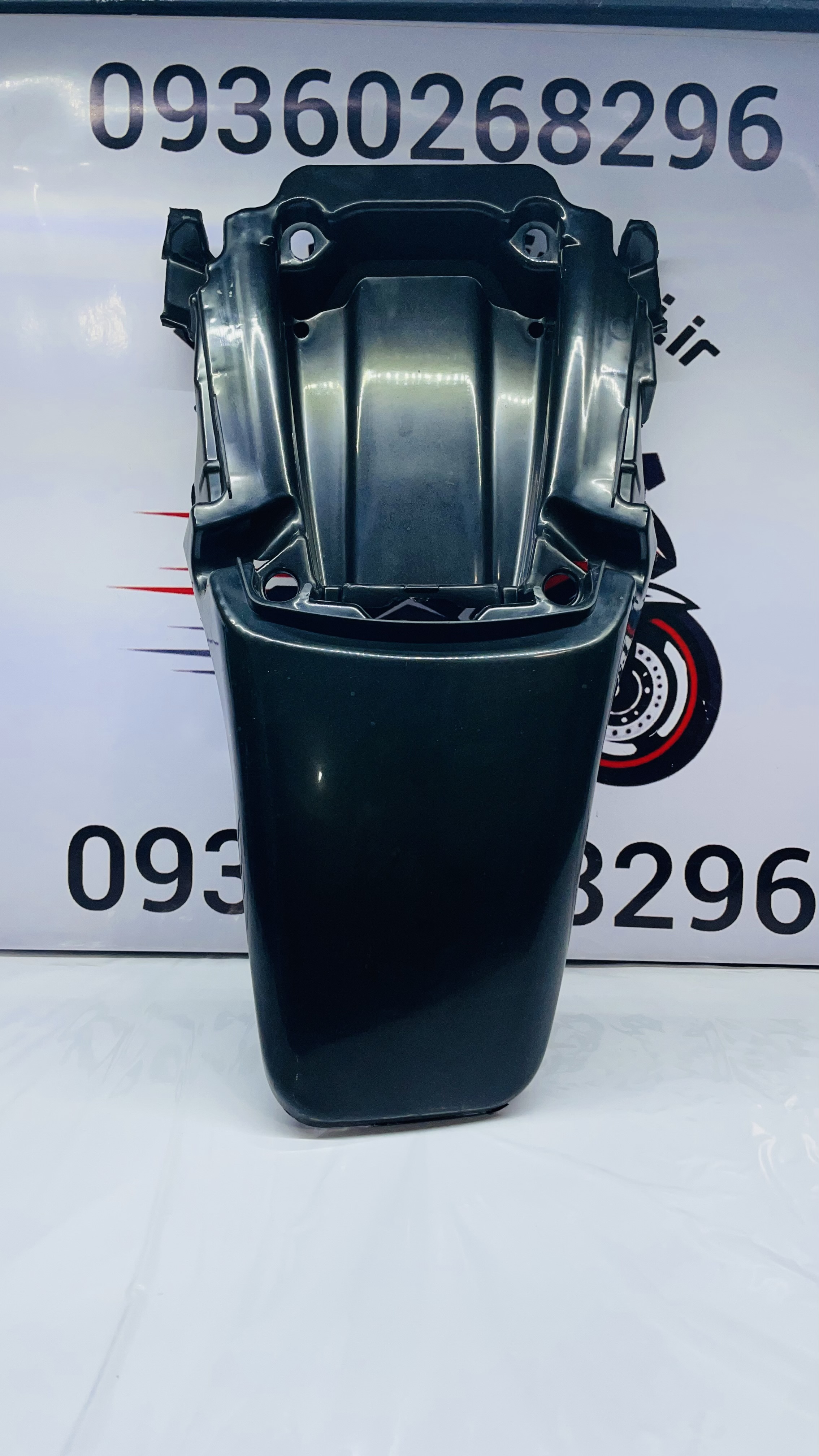 دمی روی خطر تریل گلدرا‌دیسون رنگ‌مشکی